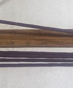 Varillas de Incienso Natural 7 Chakras colocadas en porta-incienso de madera para meditación y equilibrio energético